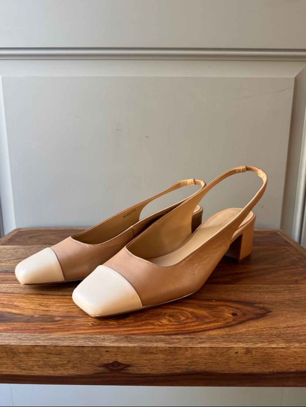 New Ann Taylor Two-Tone Slingback Block Heel Pumps Beige Cream Leather Size 9.5